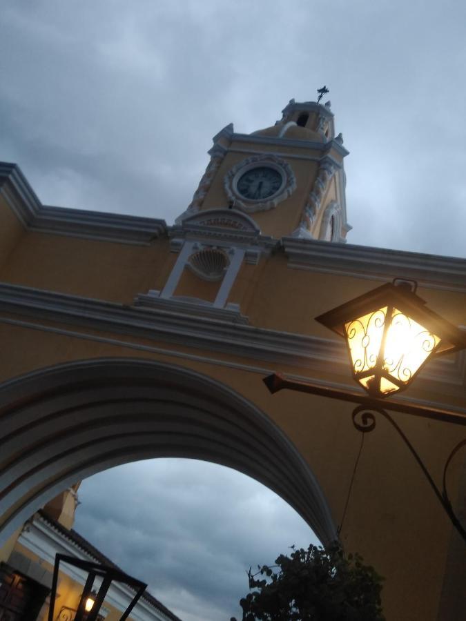 Casa Landivar Hotel Antigua Exterior photo