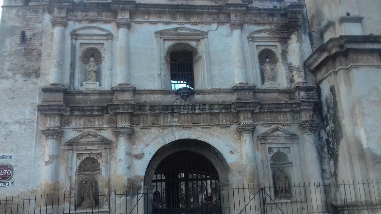 Casa Landivar Hotel Antigua Exterior photo